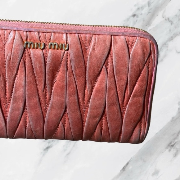 Miu Miu Matelassé Leather Long Zip Wallet in Pink with Box - Picture 7 of 10